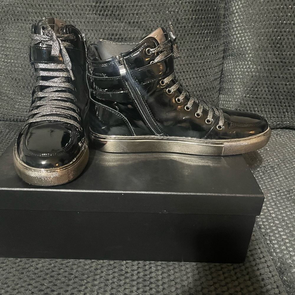JUMP Sullivan - Black Patent leather-used pair in great condition.see video/pics